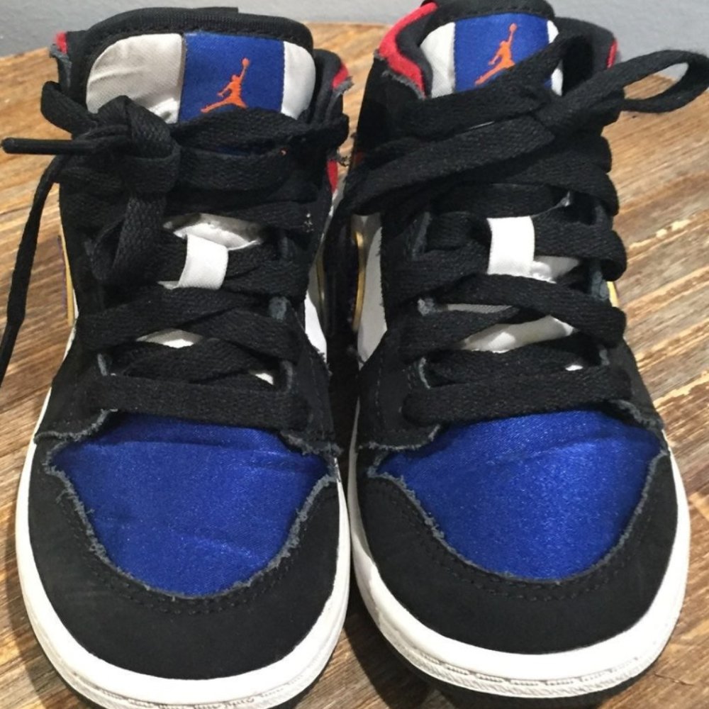 Air jordan 1 mid se rivals size 11c